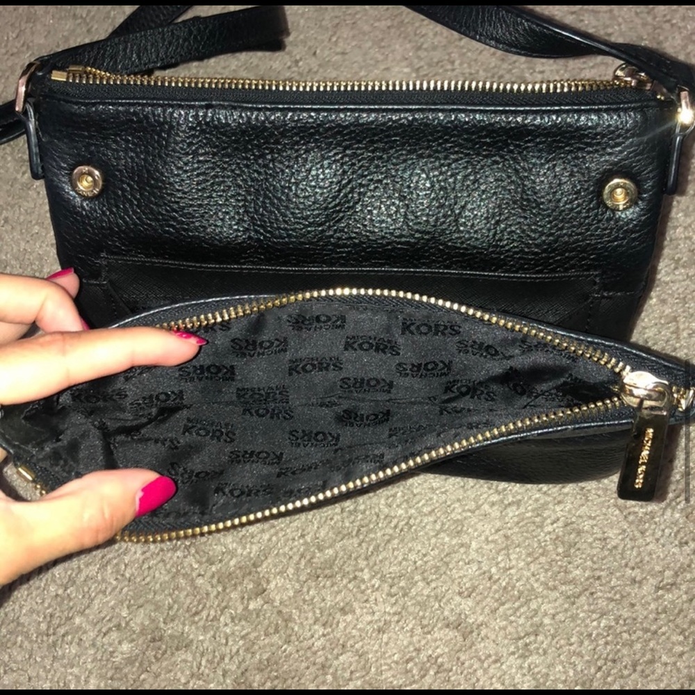 Michael Kors black crossbody purse - Picture 5 of 6
